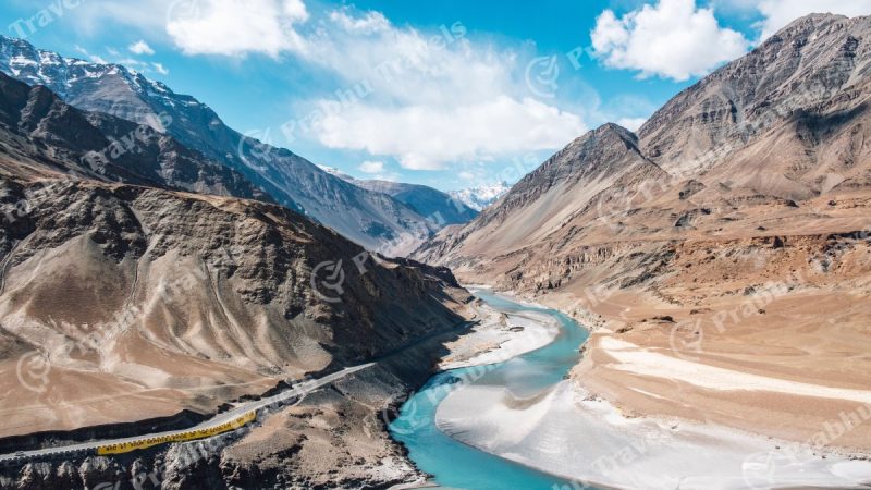 slider confluence-indus-zanskar-rivers-leh-ladakh-india.jpg